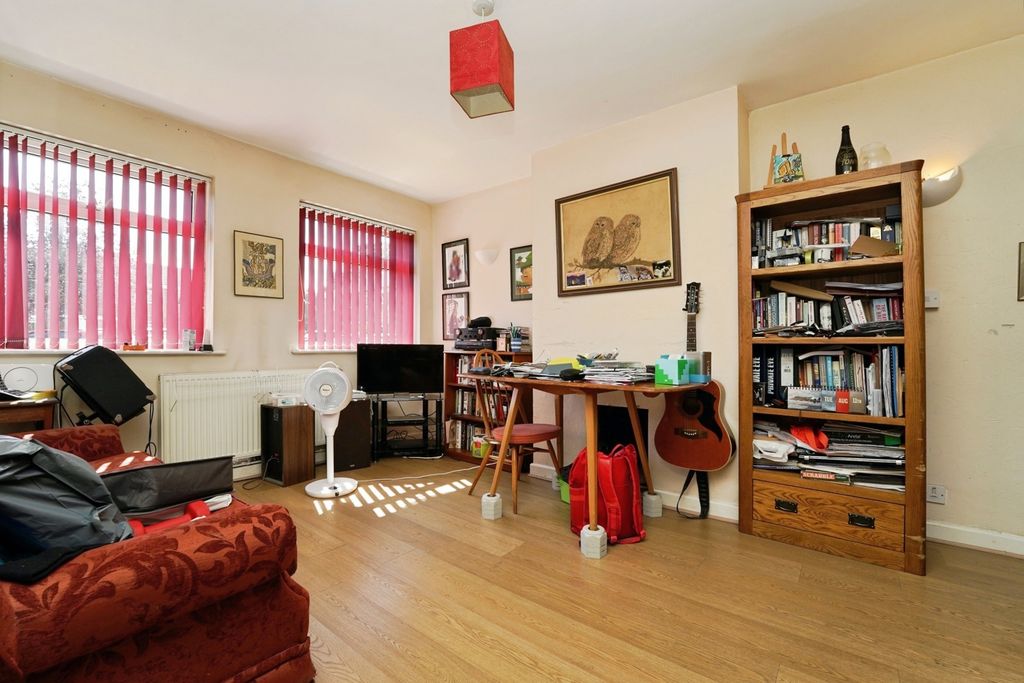 Property photo 2 of 10 Pbox-Img.Jpg