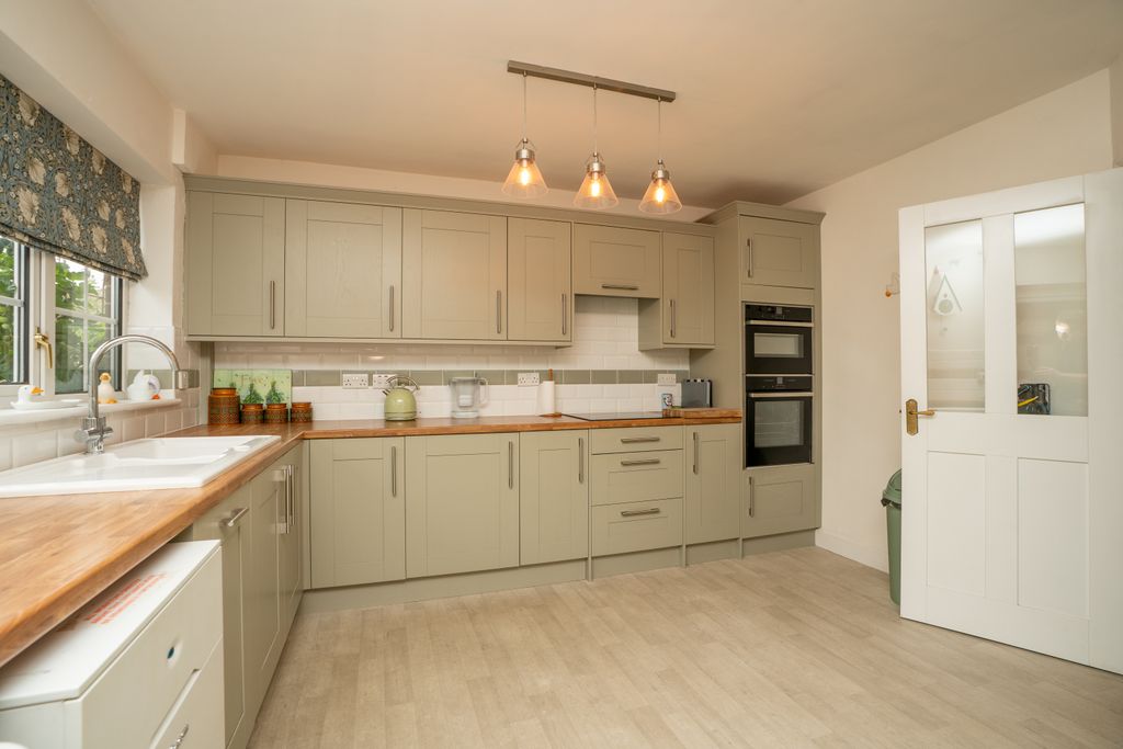 Property photo 3 of 26 1Maythorperufforthyorkyo233Rf24