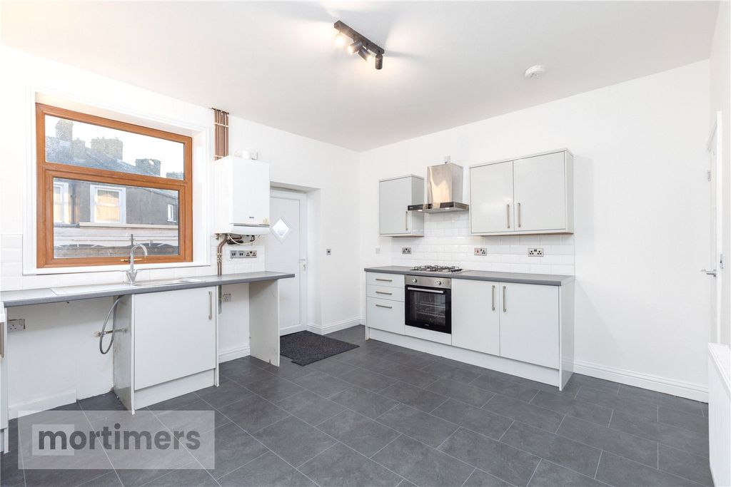 Property photo 2 of 15 Kitchen Dining Room