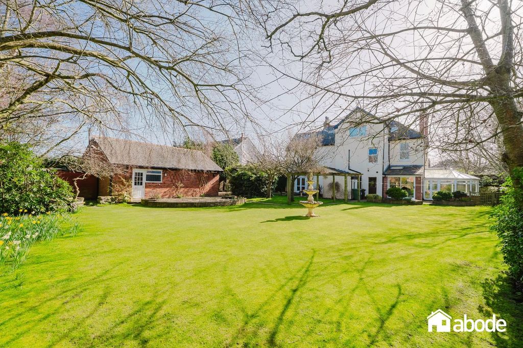 Property photo 2 of 44