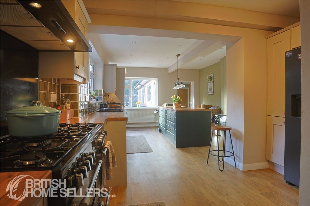 Property photo 3 of 26 Picture No. 15