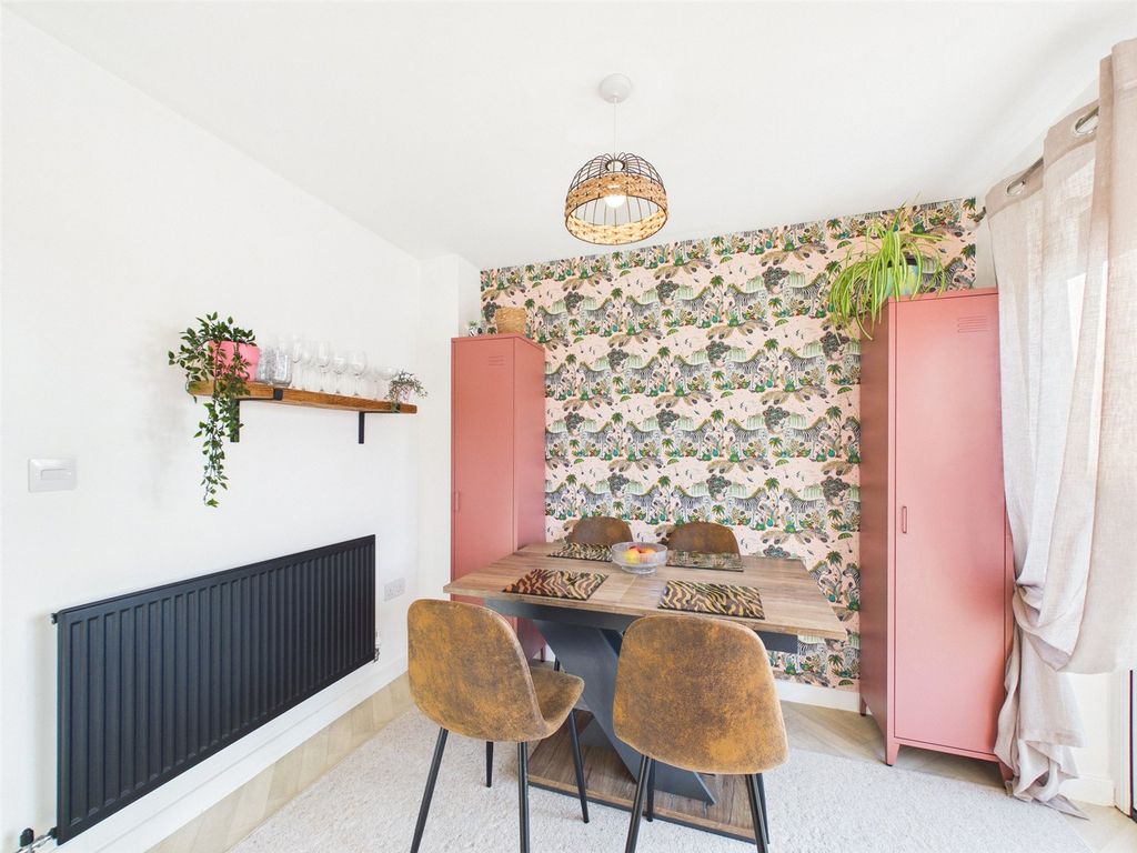 Property photo 3 of 32 Picture No. 31