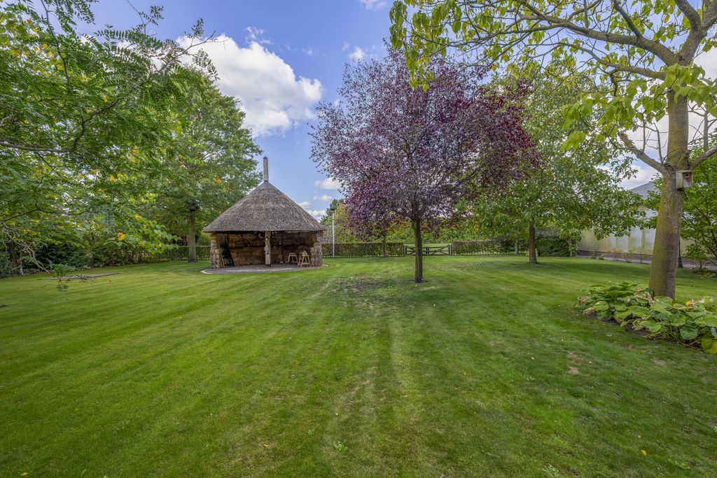 Property photo 3 of 58