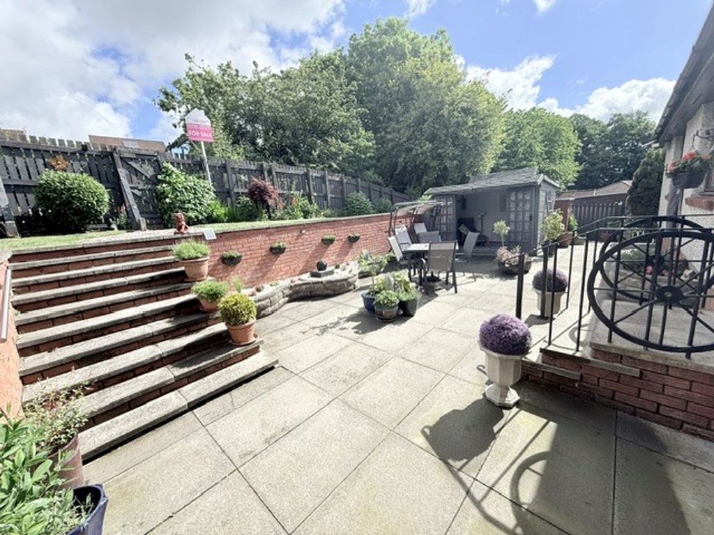 Property photo 2 of 27