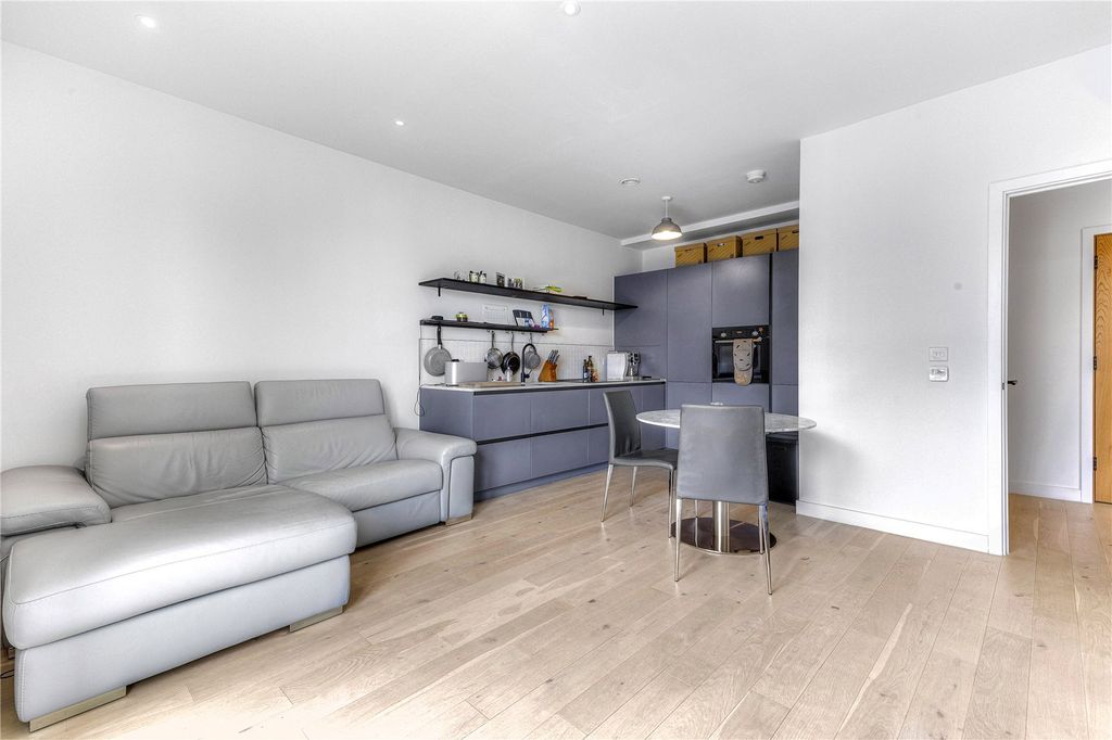 Property photo 2 of 13 Picture No. 22