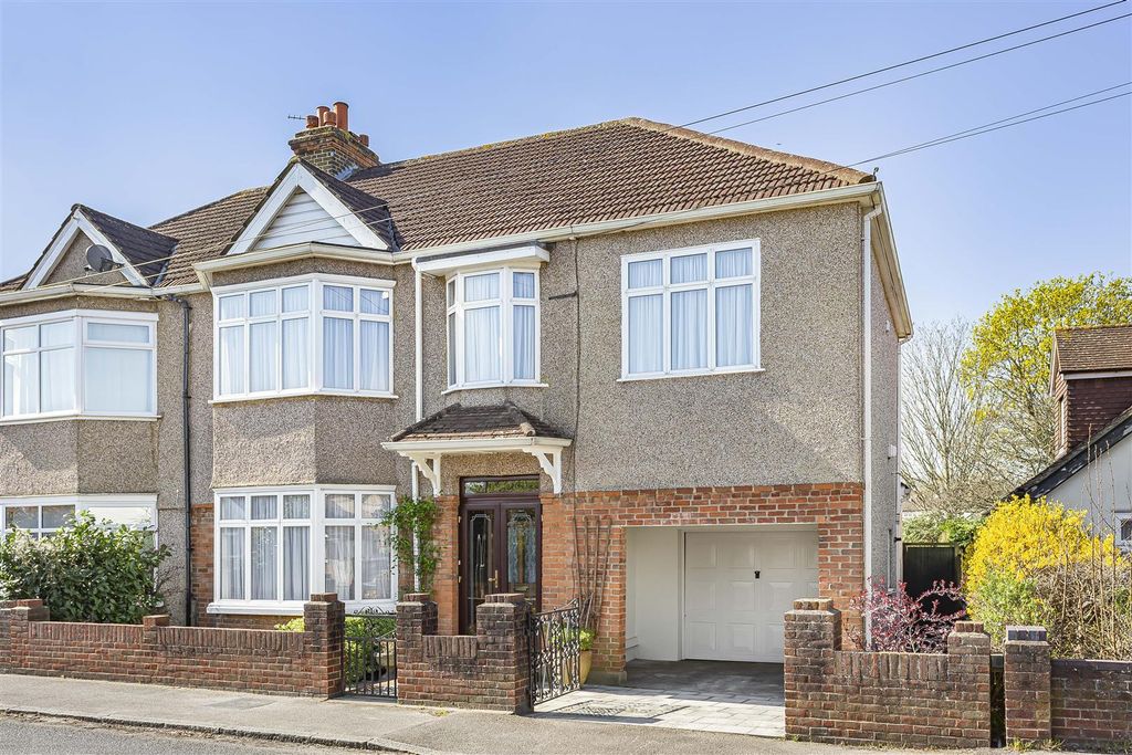 Property photo 1 of 22 Foh  Stanwell Road - Copy.Jpg