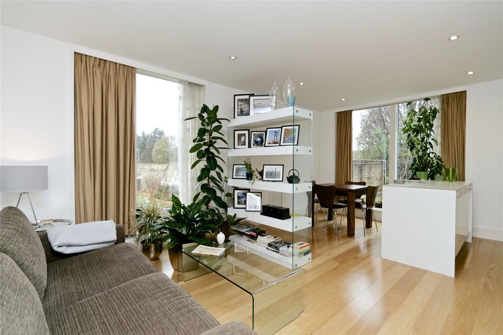 Property photo 2 of 7 Picture No. 10