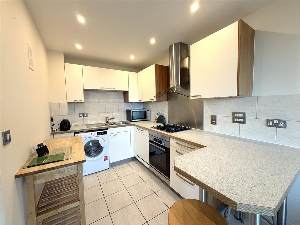 Property photo 3 of 12 Kitchen 1.Jpg