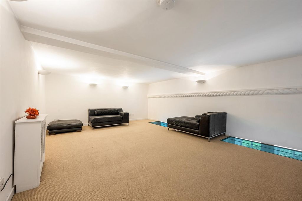 Property photo 3 of 36 Reception 4.Jpg