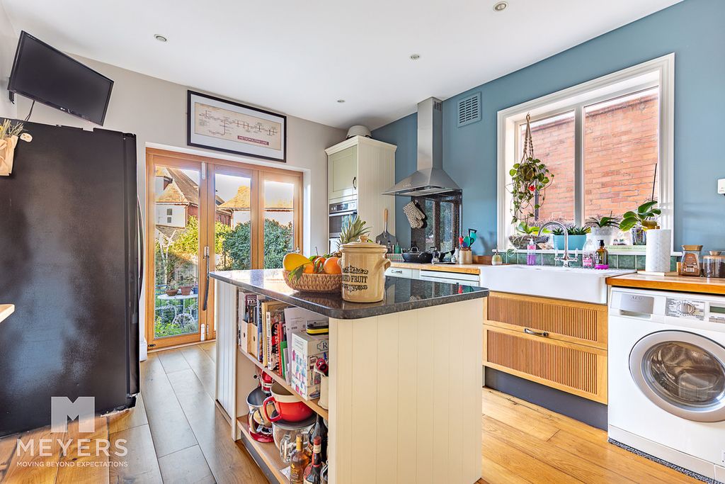 Property photo 3 of 21