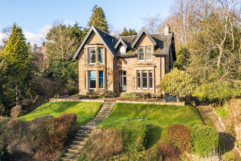 Property photo 1 of 63