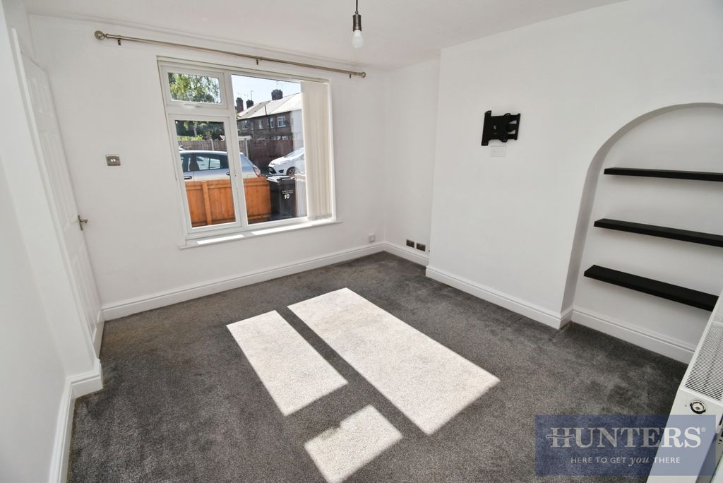 Property photo 2 of 12 Pbox-Img.Jpg