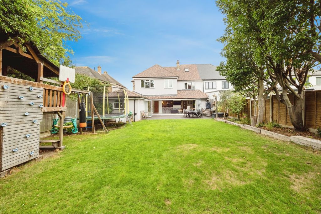 Property photo 3 of 18 Photo