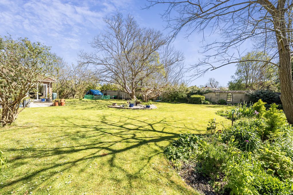 Property photo 2 of 16
