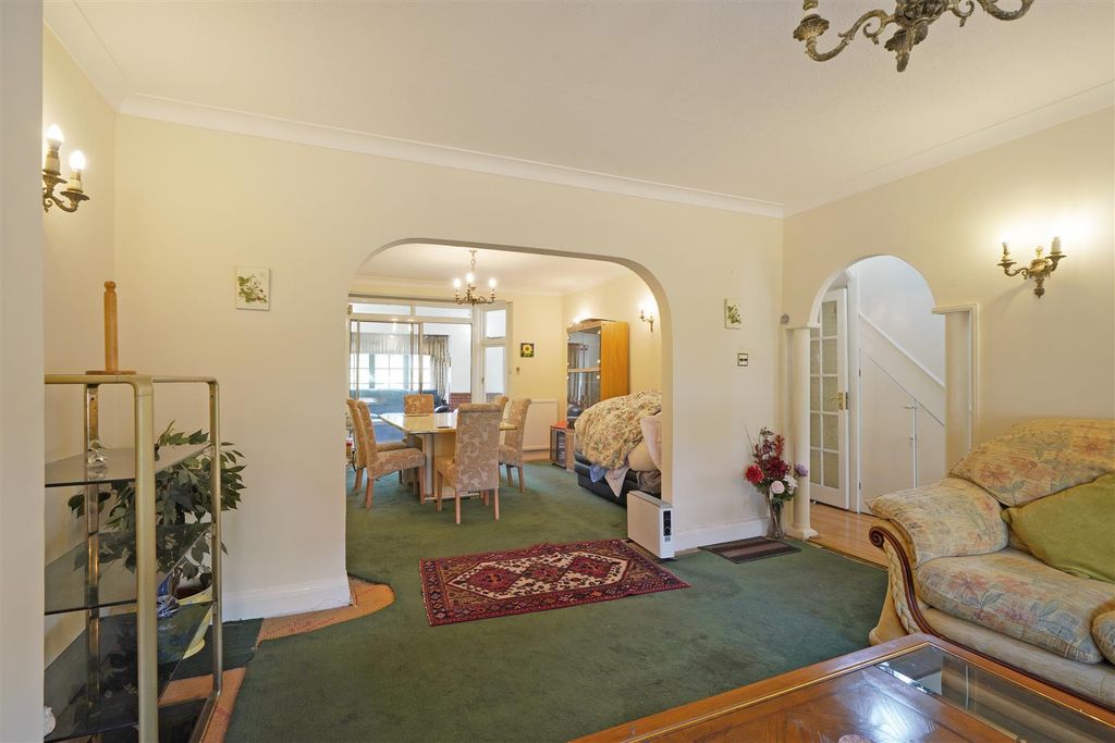 Property photo 2 of 14 103 Paxford Road - Xfu1Vbpwurk2Xegobfst.Jpg