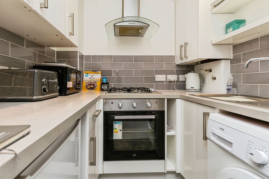 Property photo 2 of 10