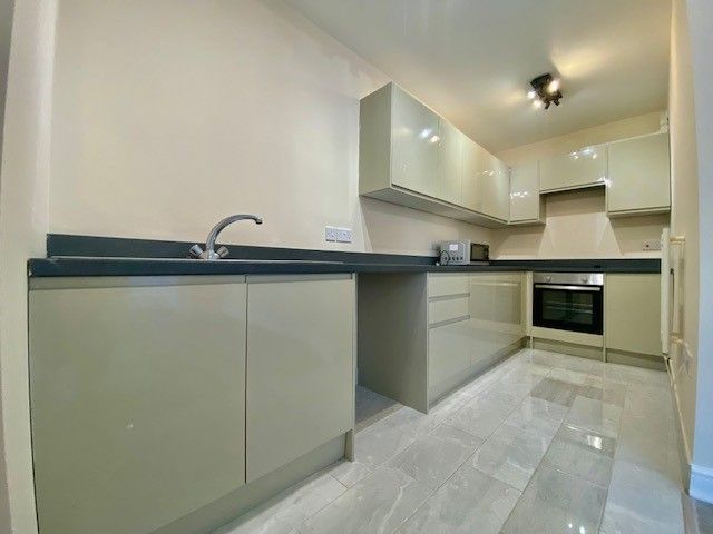 Property photo 2 of 7 Kitchen