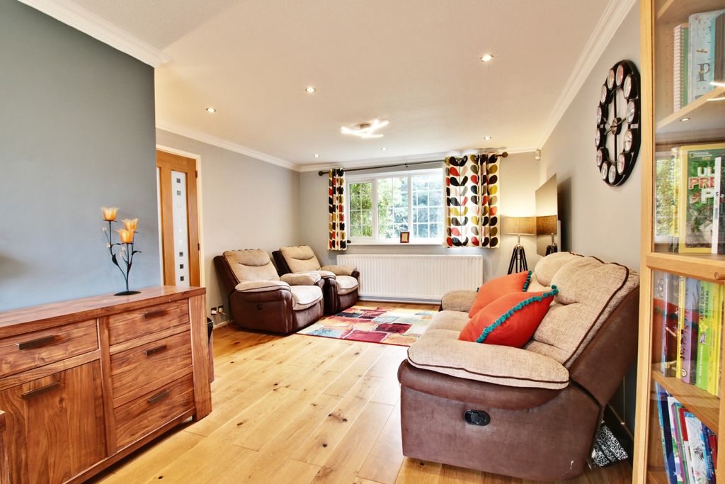 Property photo 2 of 16 1590542