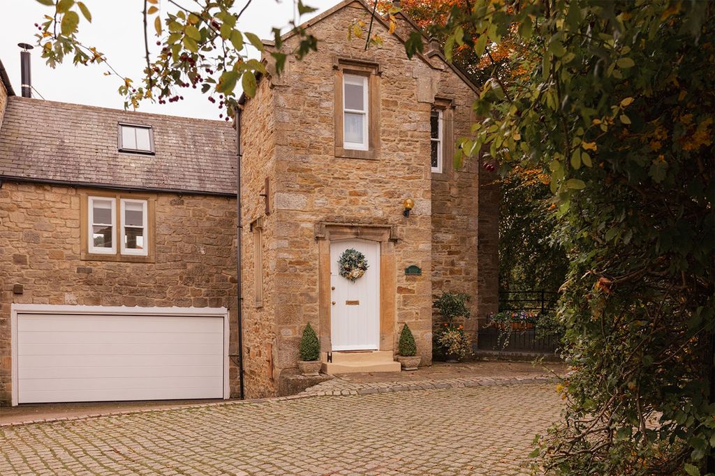 Property photo 1 of 26