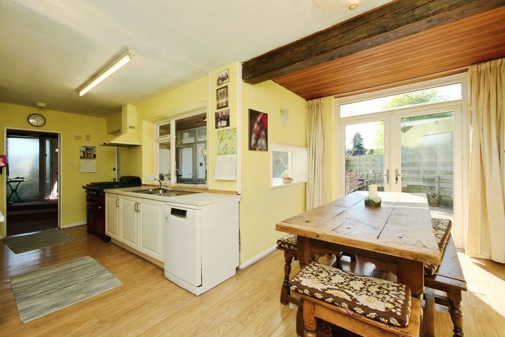 Property photo 3 of 27 Kitchen/Diner