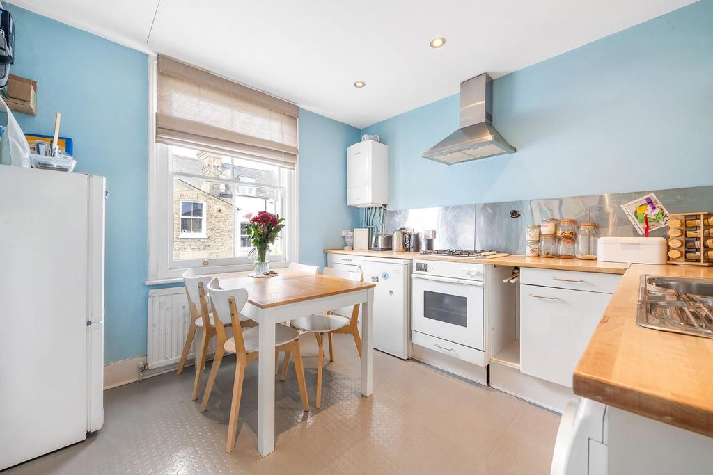 Property photo 3 of 11 Kitchen.Jpg