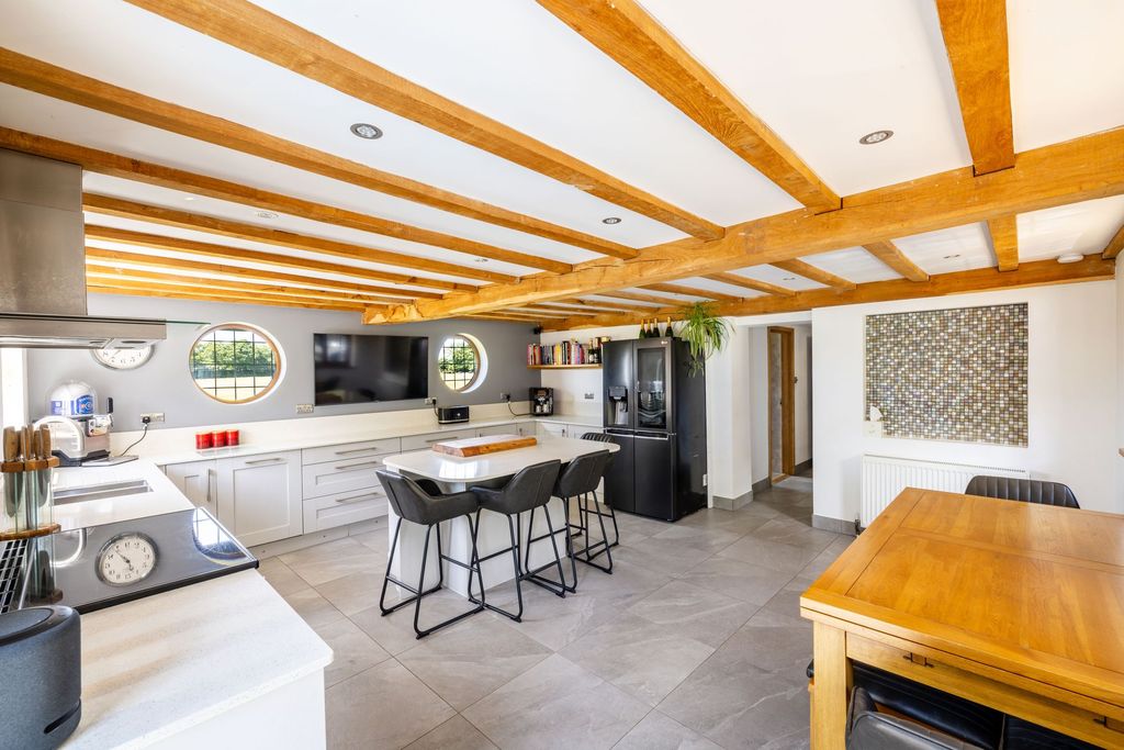 Property photo 1 of 25