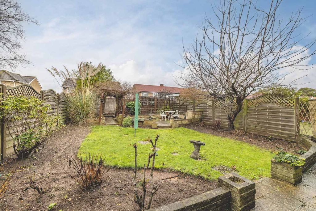 Property photo 3 of 11