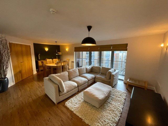 Property photo 2 of 11 Lounge