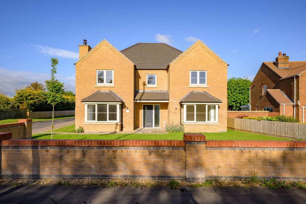 Property photo 1 of 36