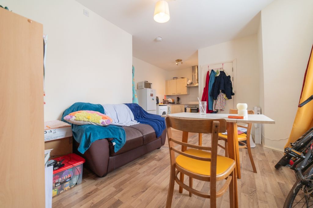 Property photo 2 of 5 Call 02920 668585 To Secure Your Viewing _4