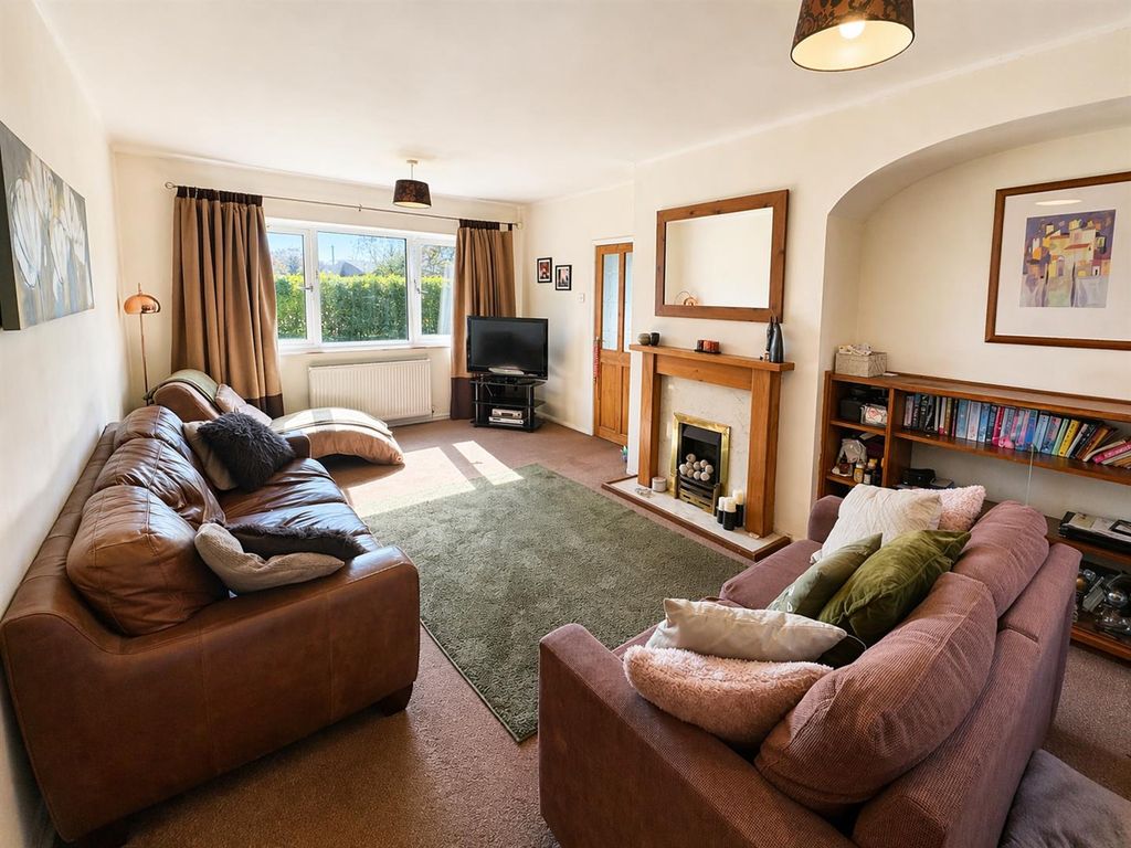 Property photo 3 of 16