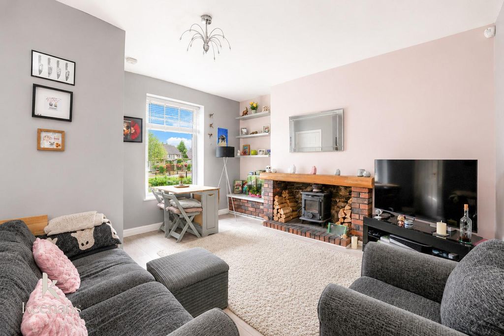 Property photo 1 of 17 911-1.Jpg