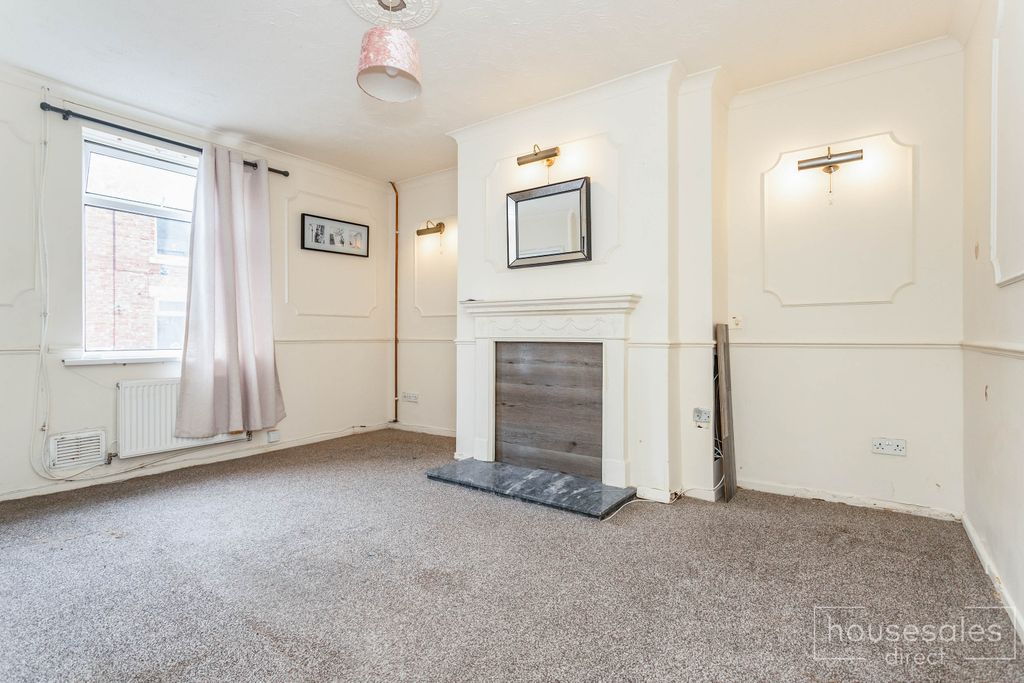 Property photo 2 of 12