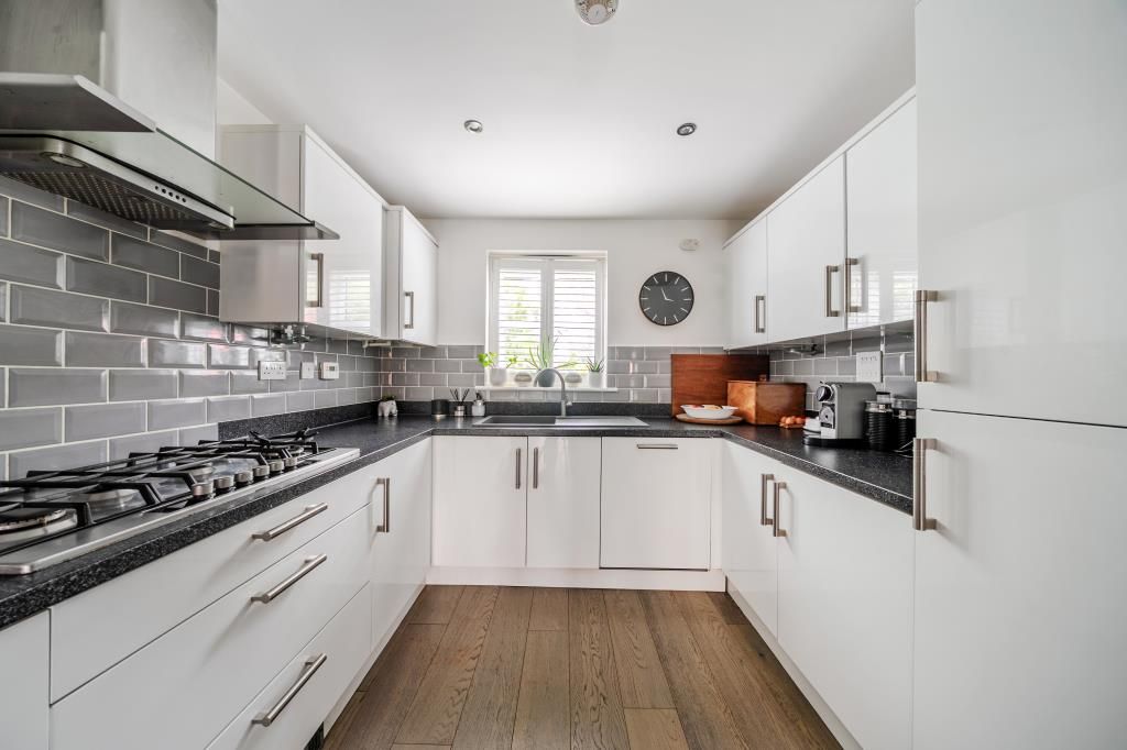 Property photo 2 of 25 Kitchen