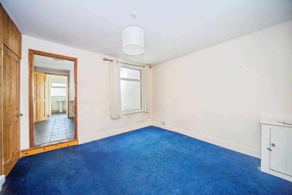 Property photo 3 of 11 Pbox-Img.Jpg