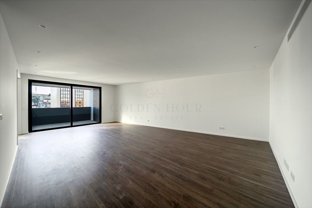 Property photo 3 of 25