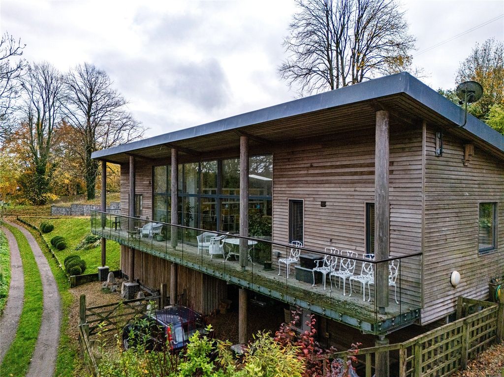 Property photo 3 of 21 Front