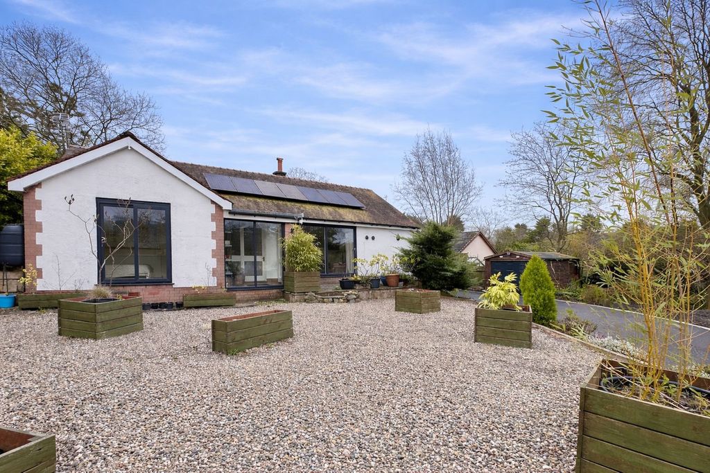 Property photo 2 of 27