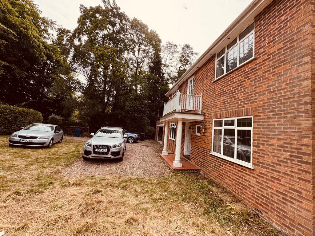 Property photo 3 of 31