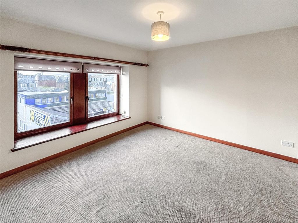 Property photo 2 of 11 S002.Jpg