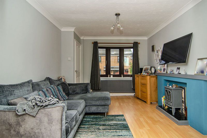 Property photo 3 of 17 Photo 16