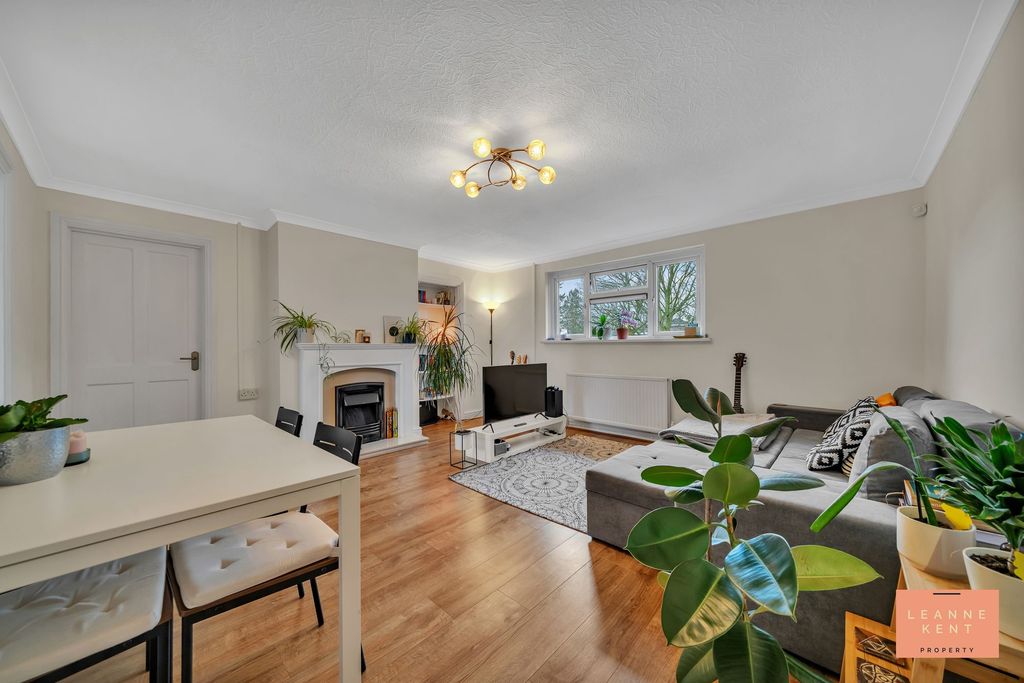 Property photo 2 of 25