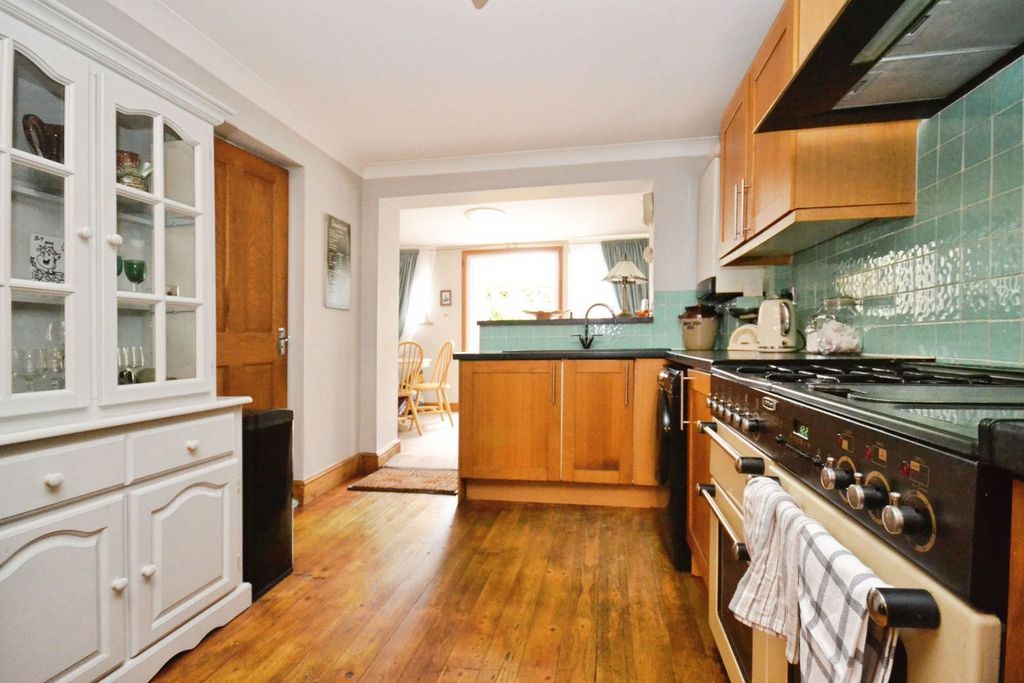 Property photo 2 of 13