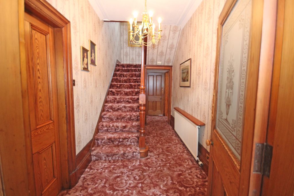 Property photo 3 of 32