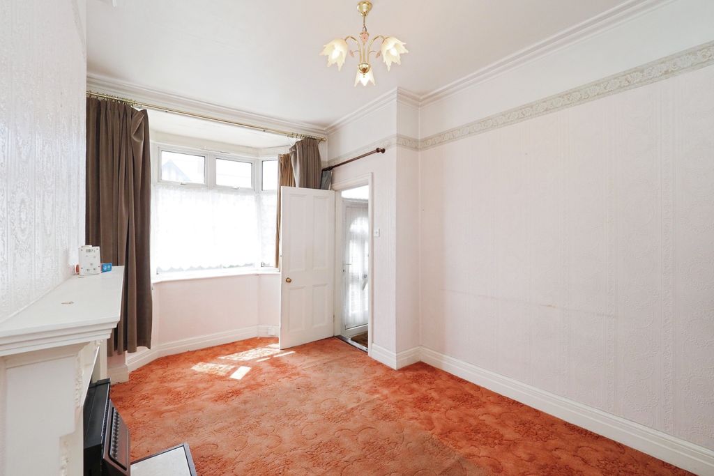 Property photo 2 of 19 Img_2473