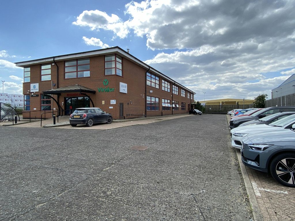 Property photo 2 of 6 Rochester  1F Riverside House Main 2.Jpg