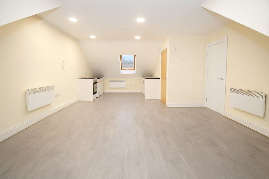 Property photo 3 of 7 Picture No. 12