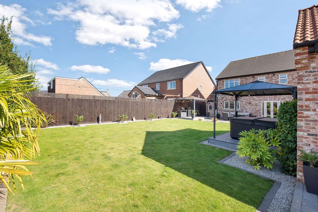 Property photo 3 of 50