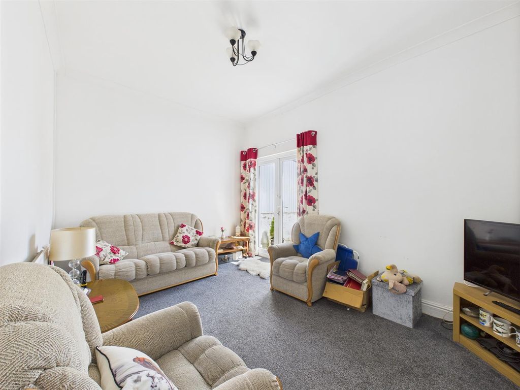 Property photo 3 of 17 Cam02295G0-Pr0231-Still007.Jpg