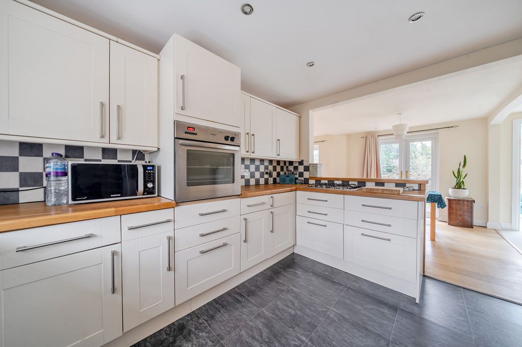 Property photo 3 of 12 3